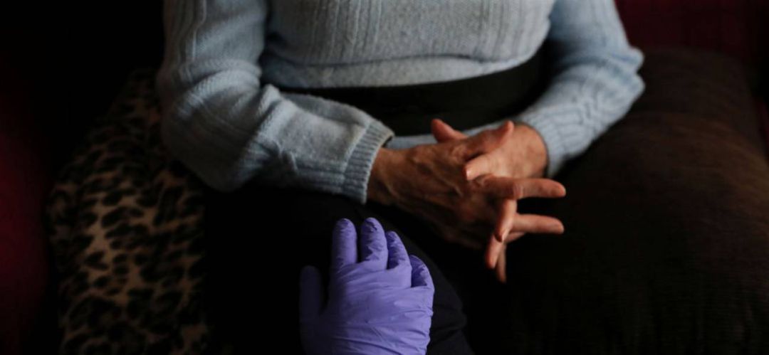 La marea de residencias ha presentado varias querellas en los juzgados por el fallecimiento de mayores en las residencias. La marea de residencias ha presentado varias querellas en los juzgados por el fallecimiento de mayores en las residencias.