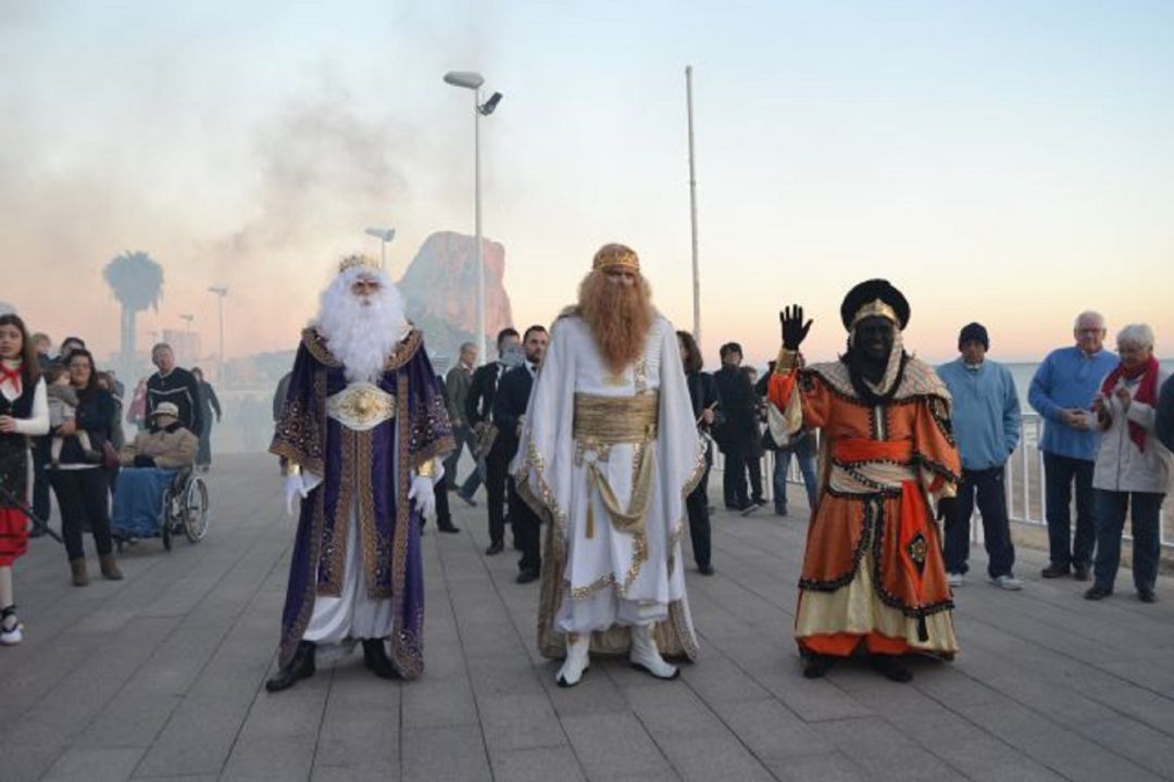 Llegada de los Reyes Magos a Calp. Imagen de archivo Llegada de los Reyes Magos a Calp. Imagen de archivo