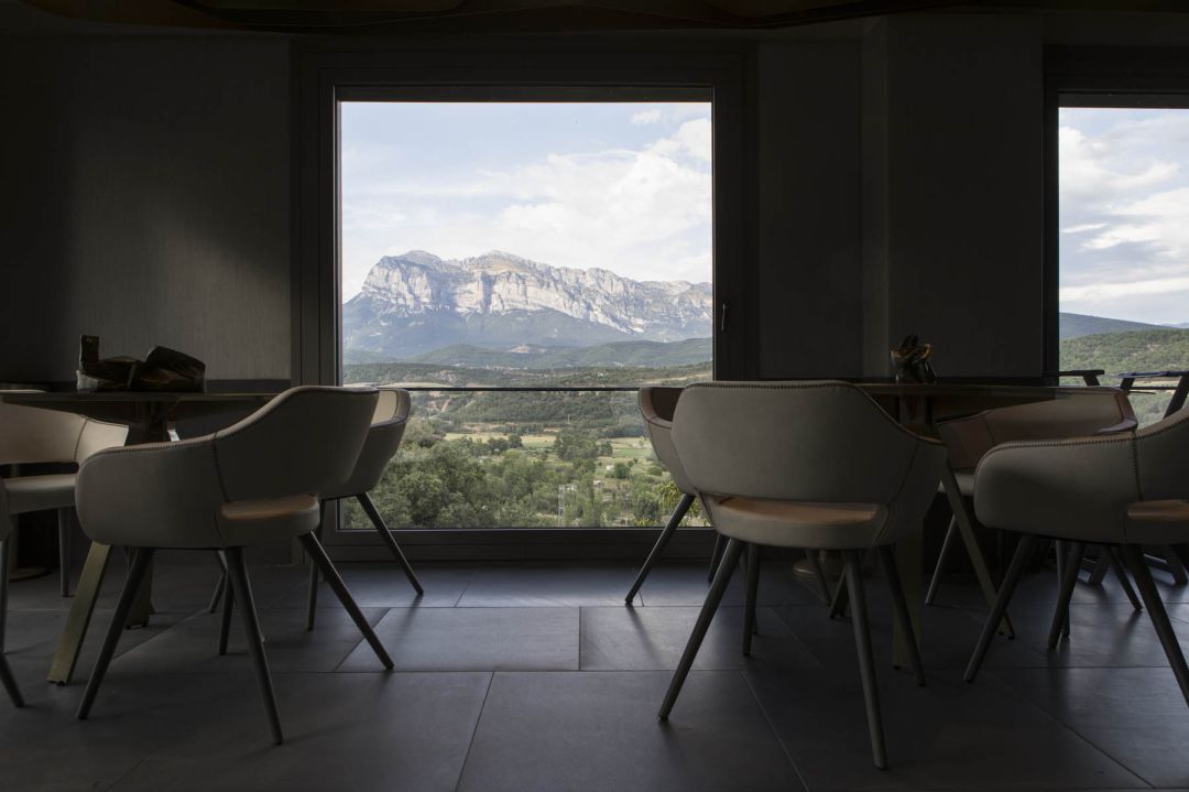 Alta cocina aragonesa con vistas al Pirineo. Alta cocina aragonesa con vistas al Pirineo.