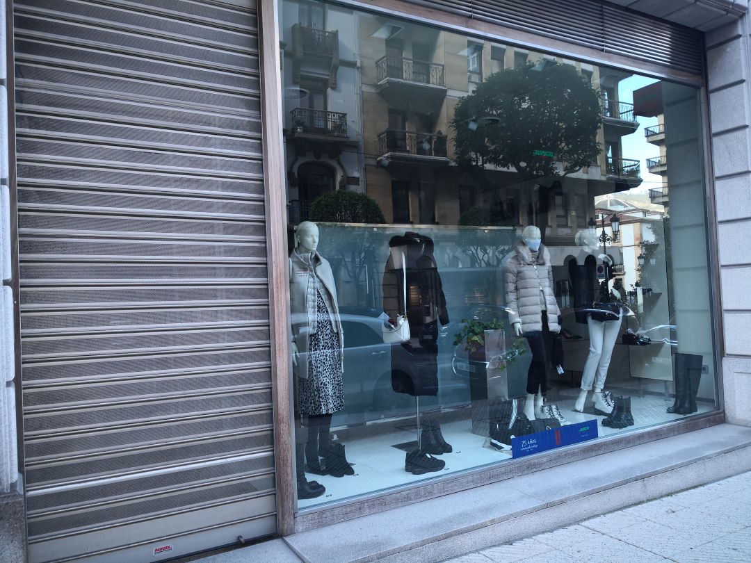 Comercio en Oviedo cerrado por la pandemia. Comercio en Oviedo cerrado por la pandemia.