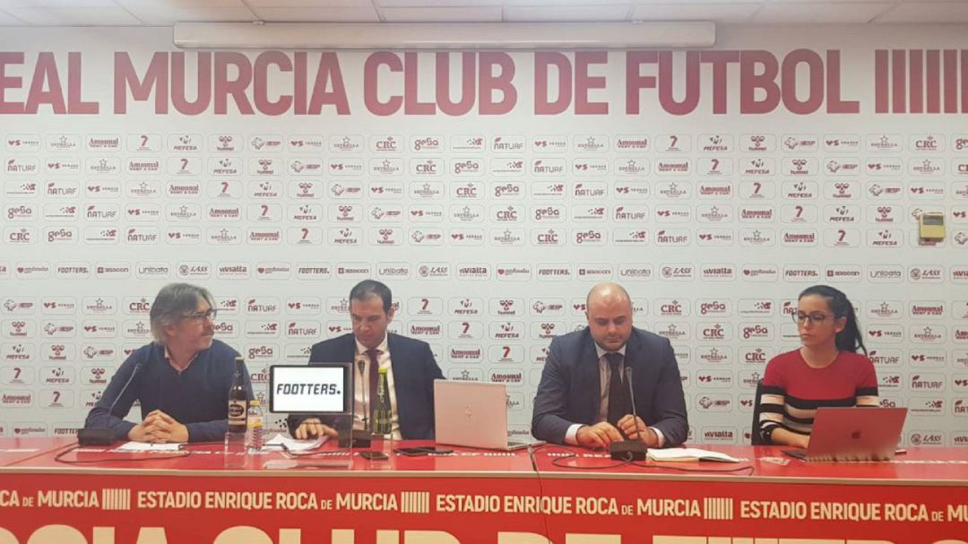 Imagen de archivo de la rueda de prensa en la que el Real Murcia anunció el fin del concurso de acreedores Imagen de archivo de la rueda de prensa en la que el Real Murcia anunció el fin del concurso de acreedores