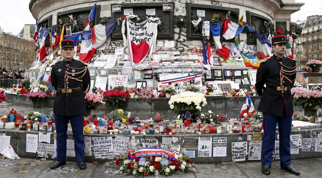 Tributo a las víctimas del atentado un año después de la masacre (Archivo) Tributo a las víctimas del atentado un año después de la masacre (Archivo)