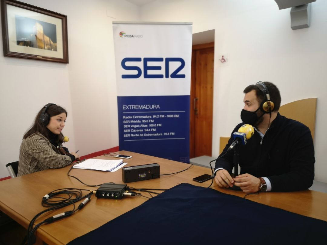 Inma Díaz con el alcalde de Cáceres Luis Salaya durante el programa Cáceres a dos pasos de tí Inma Díaz con el alcalde de Cáceres Luis Salaya durante el programa Cáceres a dos pasos de tí