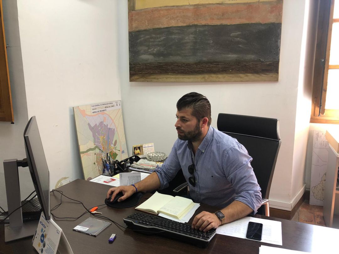 El concejal de Urbanismo, Borja del Barrio, se compromete a rebajar la espera por licencias El concejal de Urbanismo, Borja del Barrio, se compromete a rebajar la espera por licencias