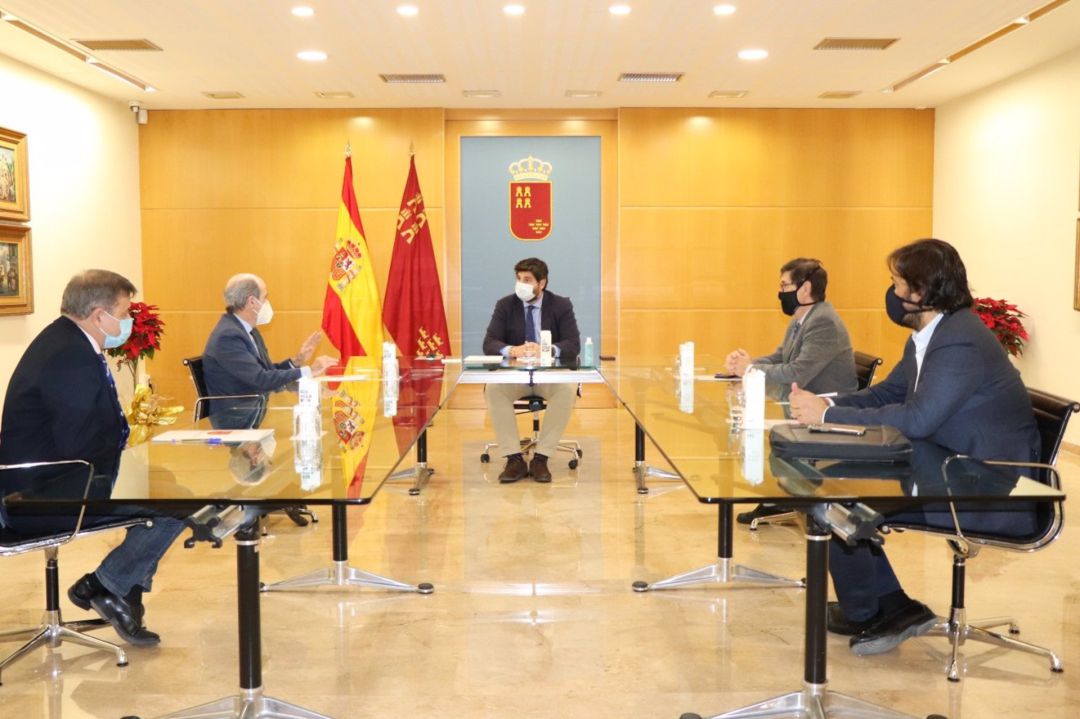 El presidente de la Comunidad se reúne con el presidente de la Sociedad Murciana de Cirugía General y del Aparato Digestivo, Antonio Albarracín El presidente de la Comunidad se reúne con el presidente de la Sociedad Murciana de Cirugía General y del Aparato Digestivo, Antonio Albarracín