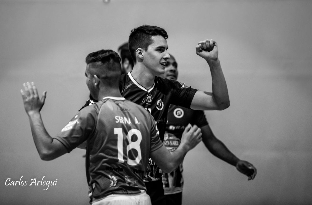 Los jugadores del Sporting celebran un punto. Los jugadores del Sporting celebran un punto.