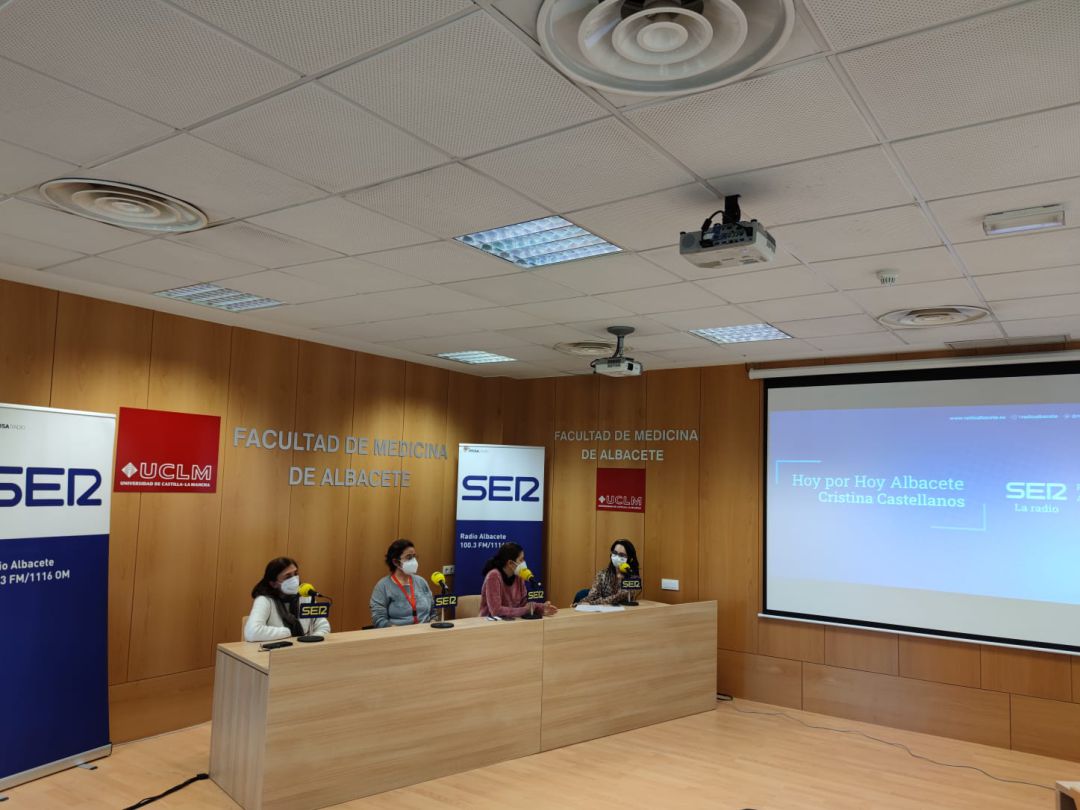La combinación de gestión, docencia e investigación en los profesionales de la Facultad de Medicina La combinación de gestión, docencia e investigación en los profesionales de la Facultad de Medicina