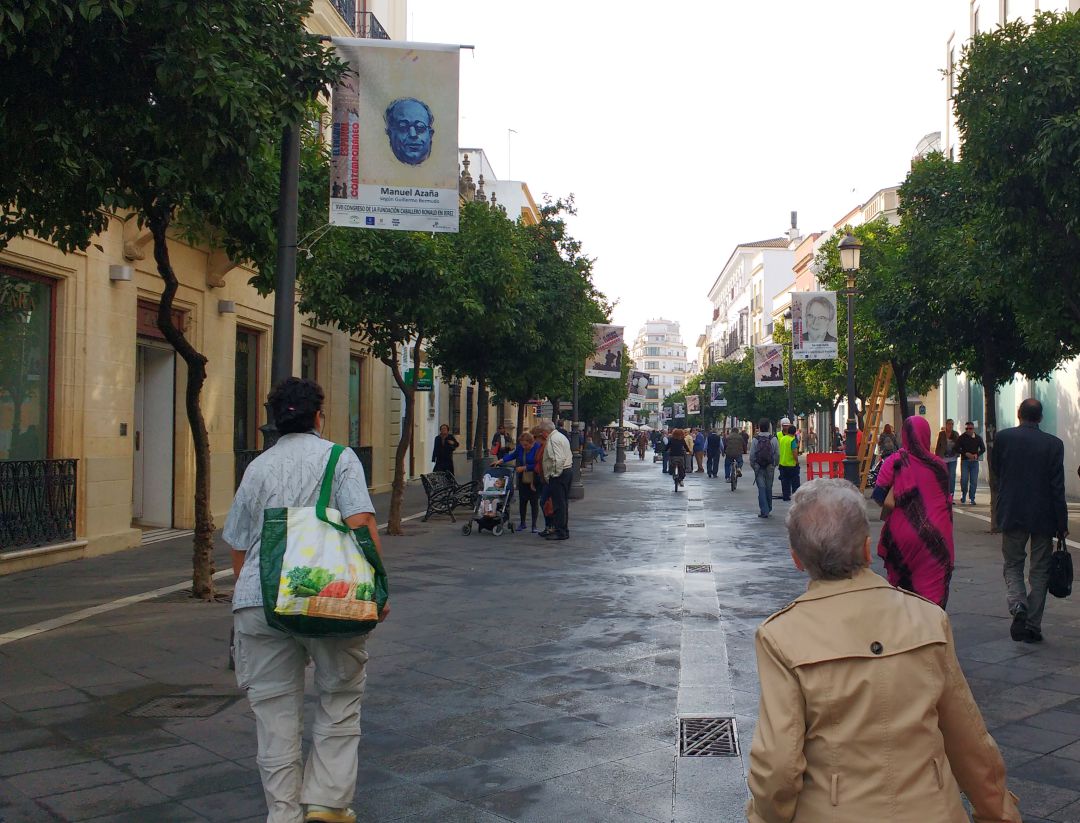 Calle Larga en el centro de Jerez Calle Larga en el centro de Jerez