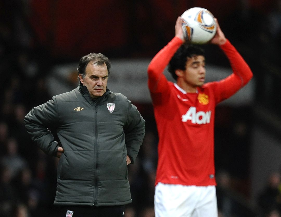 Marcelo Bielsa en Old Trafford durante su etapa con el Athletic Club Marcelo Bielsa en Old Trafford durante su etapa con el Athletic Club