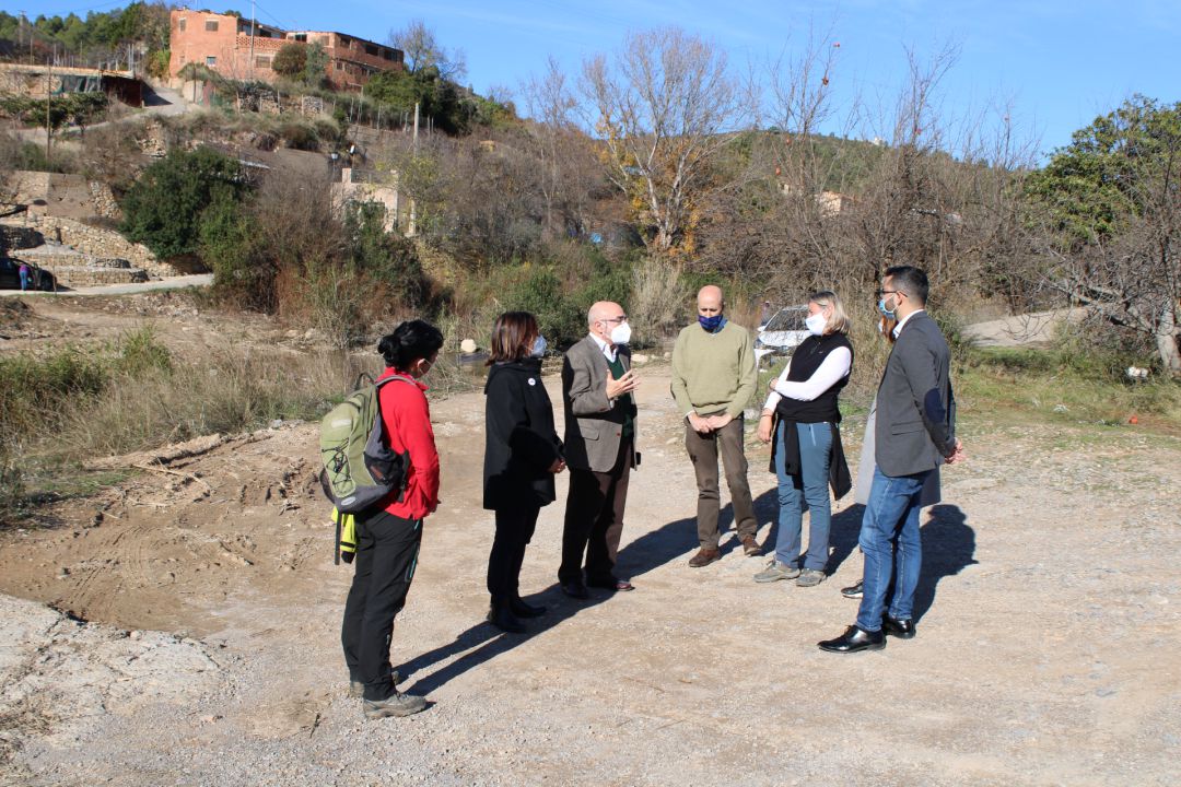 El presidente de la Confederación Hidrográfica del Júcar visita los trabajos de limpieza del río de l'Alcora El presidente de la Confederación Hidrográfica del Júcar visita los trabajos de limpieza del río de l'Alcora