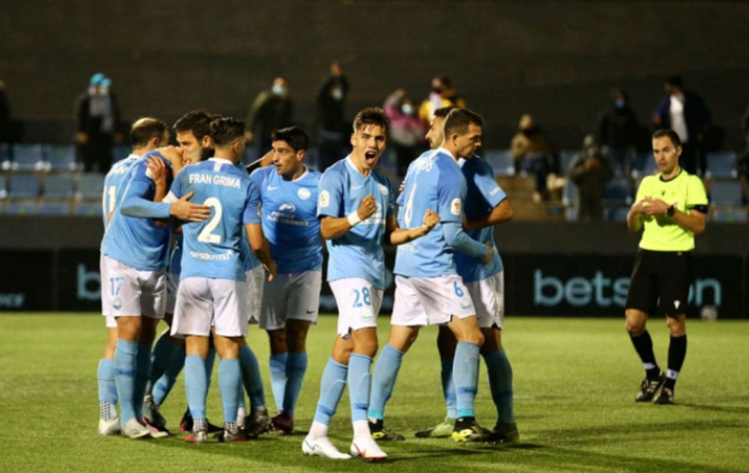 Los jugadores de la Ud celebran el gol de Castel Los jugadores de la Ud celebran el gol de Castel