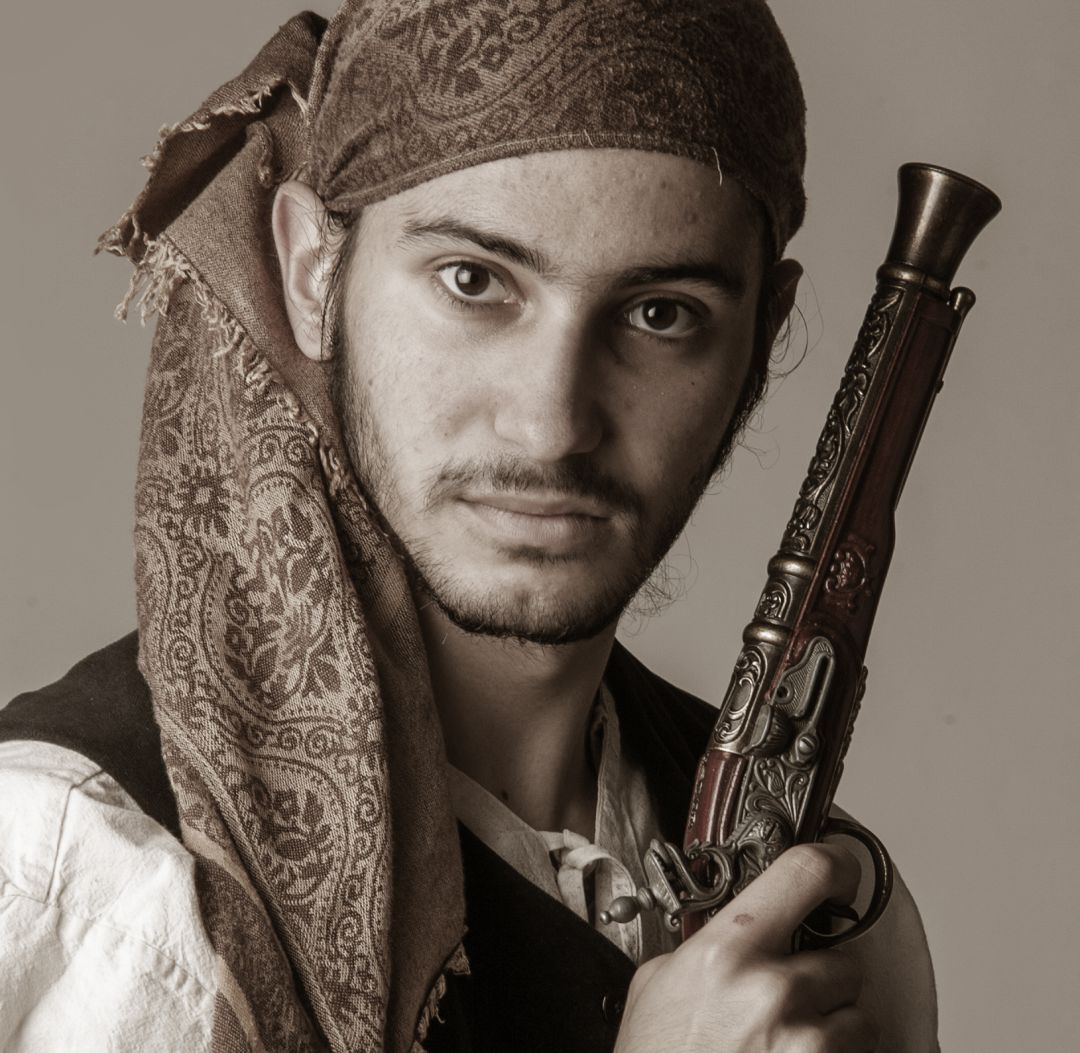 Uno de los actores de la compañía de Teatro Alter se encargará de dar vida al bandolero Hilarito por las calles de Molina de Segura
Uno de los actores de la compañía de Teatro Alter se encargará de dar vida al bandolero Hilarito por las calles de Molina de Segura