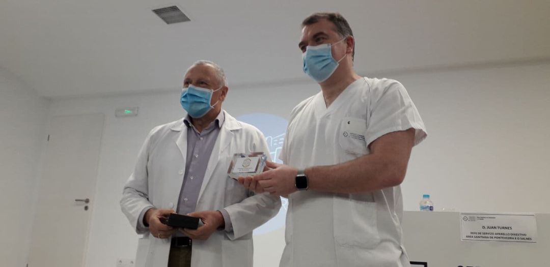 Presentación del premio Best in class por la excelencia mostrada en el tratamiento de la Hepatitis al servicio de digestivo del CHOP Presentación del premio Best in class por la excelencia mostrada en el tratamiento de la Hepatitis al servicio de digestivo del CHOP