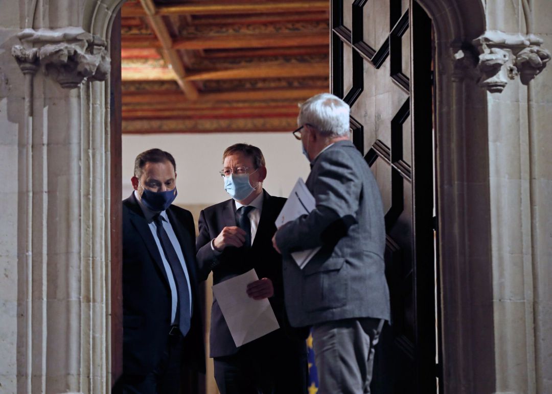 El president de la Generalitat, Ximo Puig (c) , se reúne con el ministro de Transportes, José Luis Ábalos (I) , y el alcalde de València, Joan Ribó (d) ,entre otros, para abordar las cuestiones relativas a la Red Arterial Ferroviaria de València El president de la Generalitat, Ximo Puig (c) , se reúne con el ministro de Transportes, José Luis Ábalos (I) , y el alcalde de València, Joan Ribó (d) ,entre otros, para abordar las cuestiones relativas a la Red Arterial Ferroviaria de València