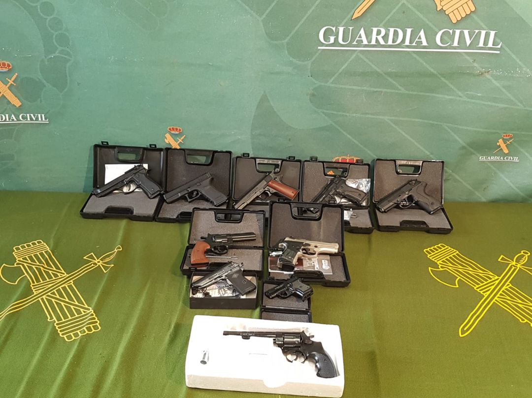 Imagen de algunas de las armas que se han intervenido Imagen de algunas de las armas que se han intervenido