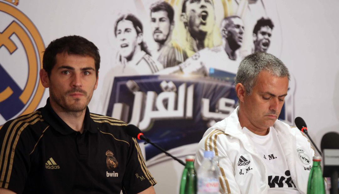 Iker Casillas y José Mourinho, durante una rueda de prensa. Iker Casillas y José Mourinho, durante una rueda de prensa.
