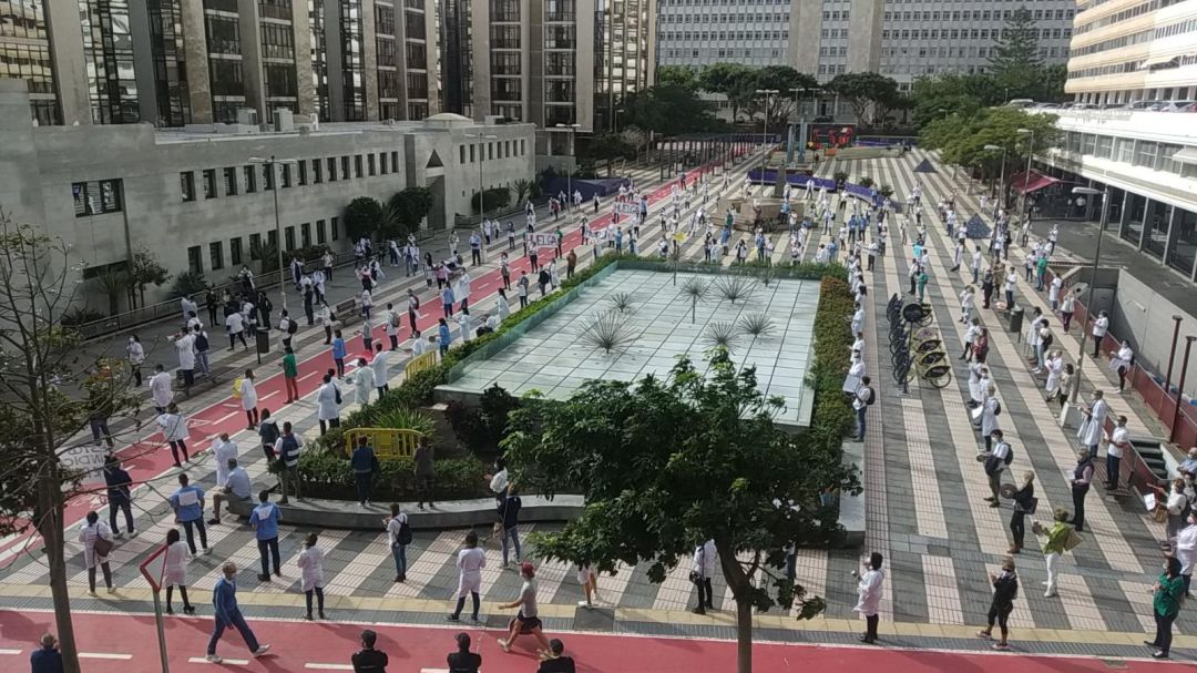 Protesta de la Mesa de Confluencia de médicos frente a la Presidencia del Gobierno canario Protesta de la Mesa de Confluencia de médicos frente a la Presidencia del Gobierno canario