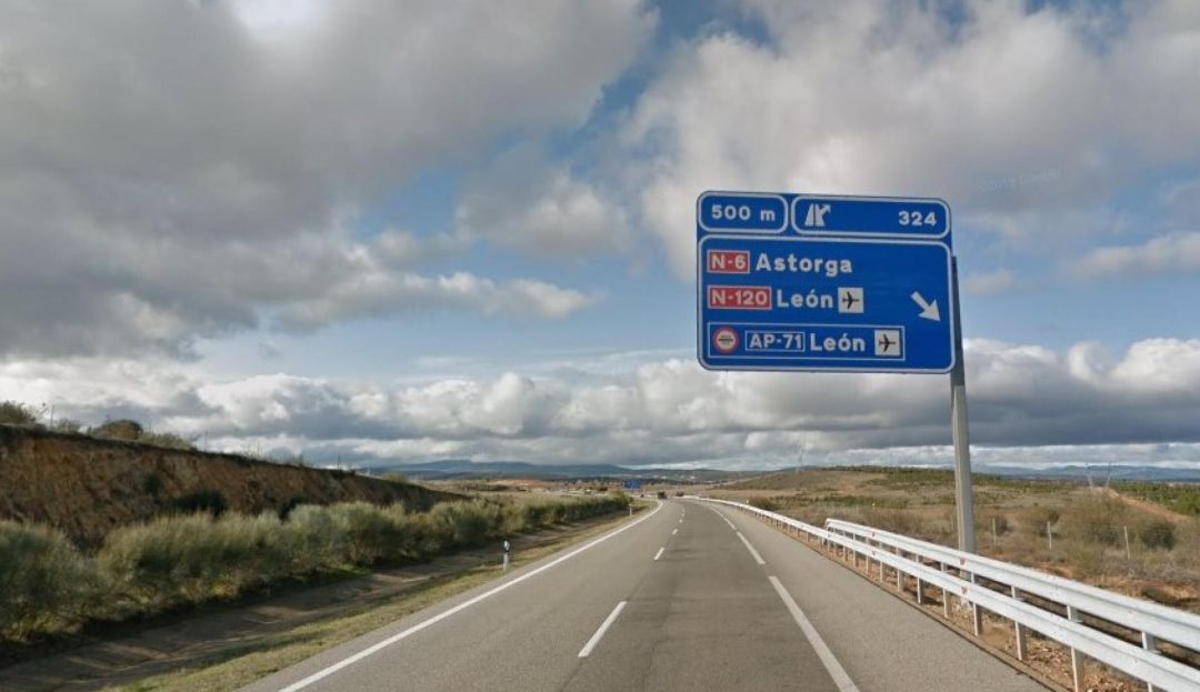 El trayecto entre Astorga y León quedó sembrado de más de un centenar de piezas metálicas y puntiagudas El trayecto entre Astorga y León quedó sembrado de más de un centenar de piezas metálicas y puntiagudas