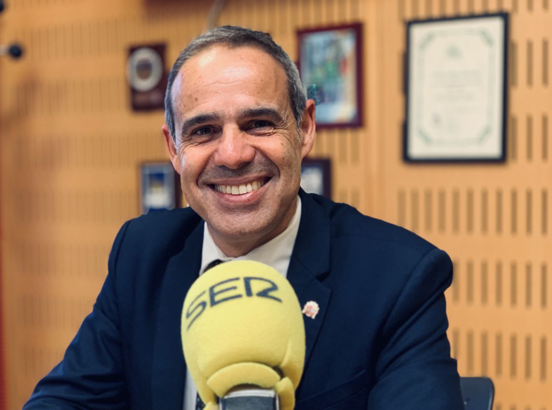 El subdelegado del Gobierno, José Pacheco, en los estudios de Radio Cádiz El subdelegado del Gobierno, José Pacheco, en los estudios de Radio Cádiz