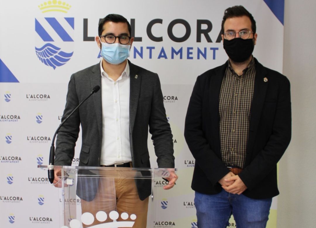 El alcalde de L'Alcora, Samuel Falomir y el concejal de Hacienda, Robert Tena El alcalde de L'Alcora, Samuel Falomir y el concejal de Hacienda, Robert Tena