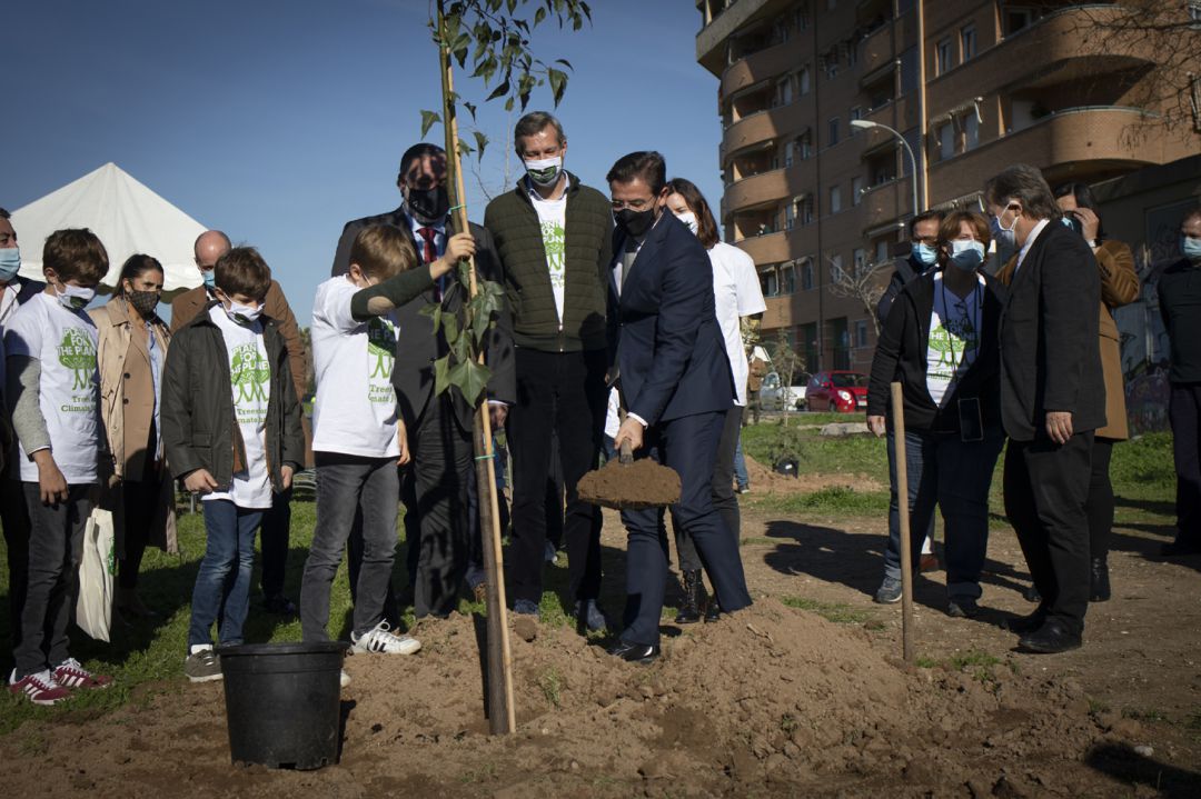 Primera plantación del Anillo Verde de Granada Primera plantación del Anillo Verde de Granada