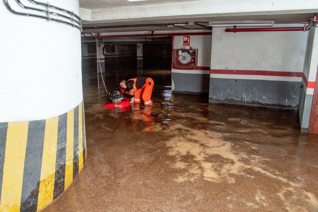 Inundaciones en un garaje Inundaciones en un garaje