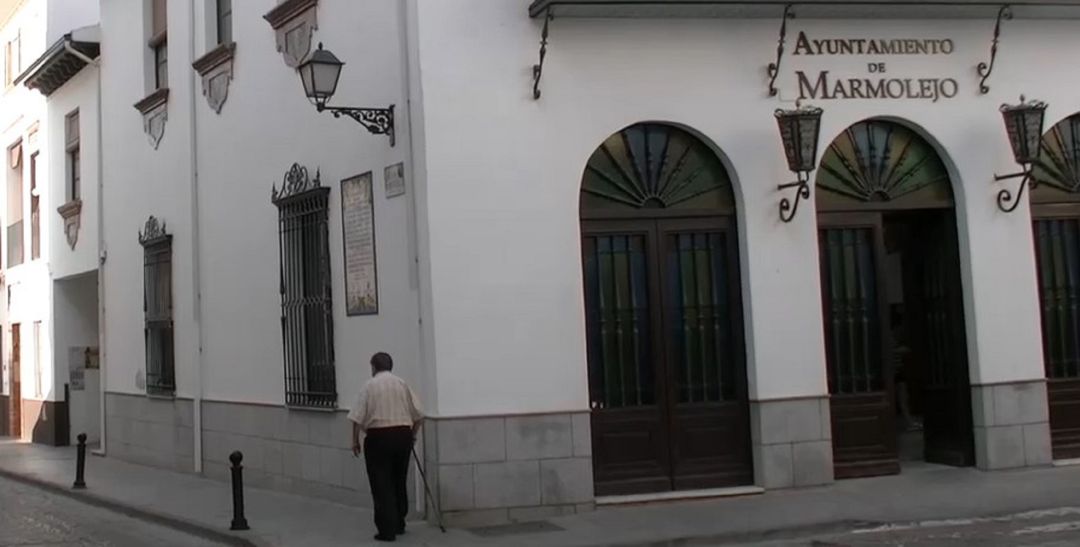 Un menor resulta herido tras caer accidentalmente por una ventana en Marmolejo. Un menor resulta herido tras caer accidentalmente por una ventana en Marmolejo.