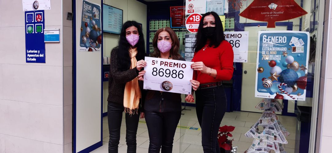 Administración lotería de la Calle Palma en El Torreón, donde se ha vendido un décimo del 5º 86986 Administración lotería de la Calle Palma en El Torreón, donde se ha vendido un décimo del 5º 86986