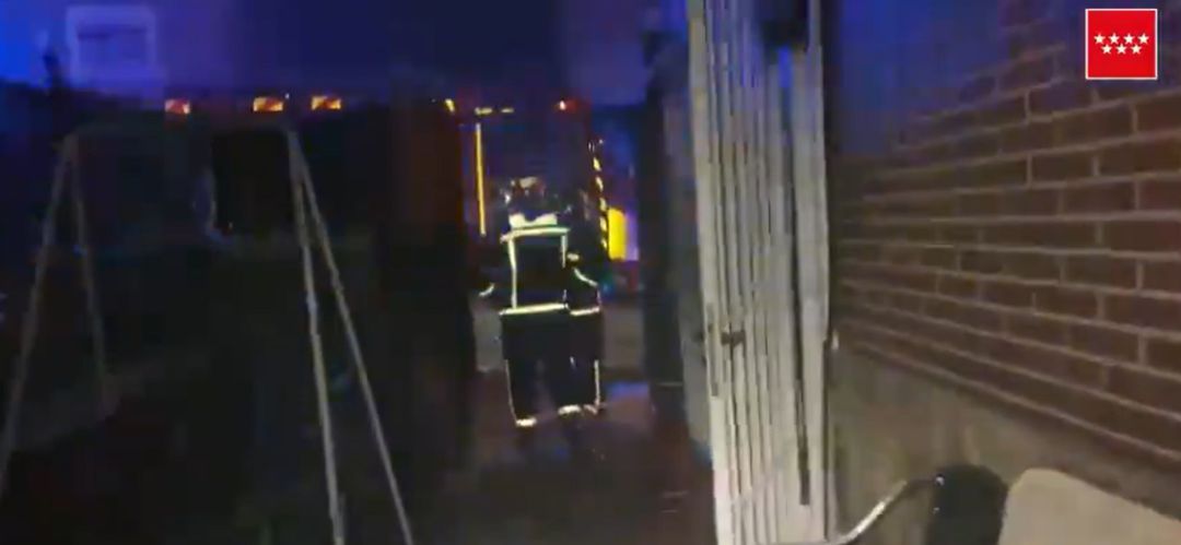 El incendio ha provocado daños en varias habitaciones de la vivienda El incendio ha provocado daños en varias habitaciones de la vivienda