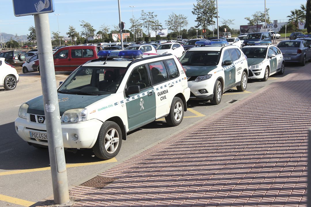 Vehículos de la Guardia Civil Vehículos de la Guardia Civil
