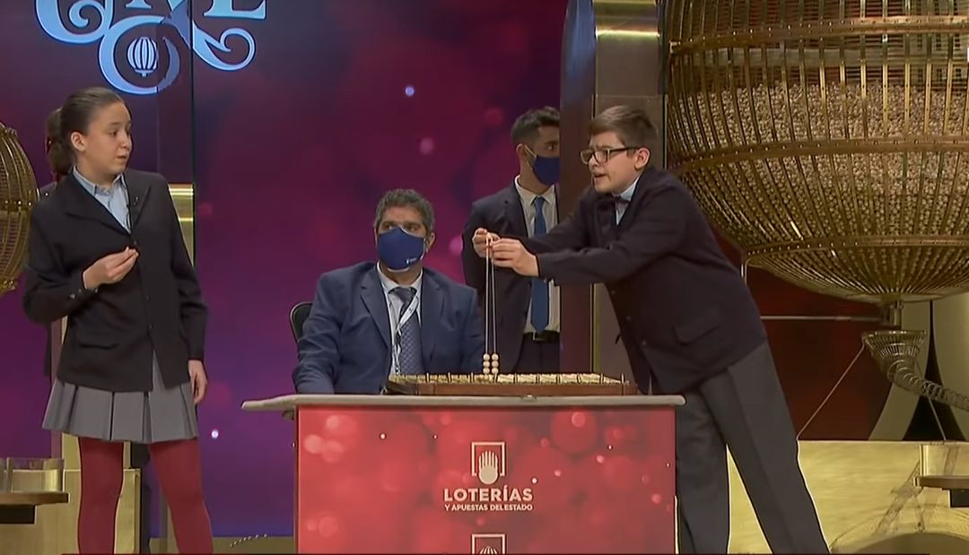 La Lotería Nacional dejó una tremenda alegría para diez vecinos de Cabra de Santo Cristo y Huelma La Lotería Nacional dejó una tremenda alegría para diez vecinos de Cabra de Santo Cristo y Huelma