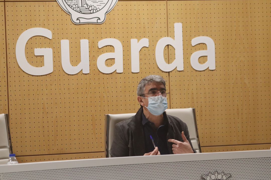 Antonio Lomba, alcalde de A Guarda, durante un pleno municipal. Antonio Lomba, alcalde de A Guarda, durante un pleno municipal.