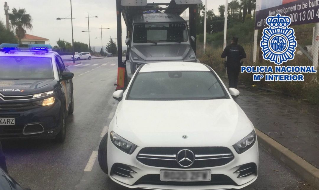 Vehículo intervenido por la policía tras el suceso en Estepona Vehículo intervenido por la policía tras el suceso en Estepona