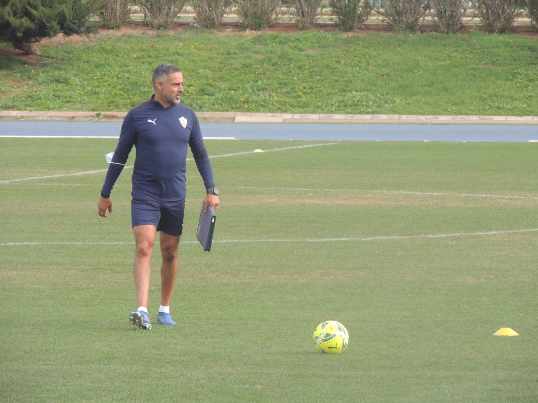 José Gomes en un entrenamiento en el Anexo del Estadio. José Gomes en un entrenamiento en el Anexo del Estadio.