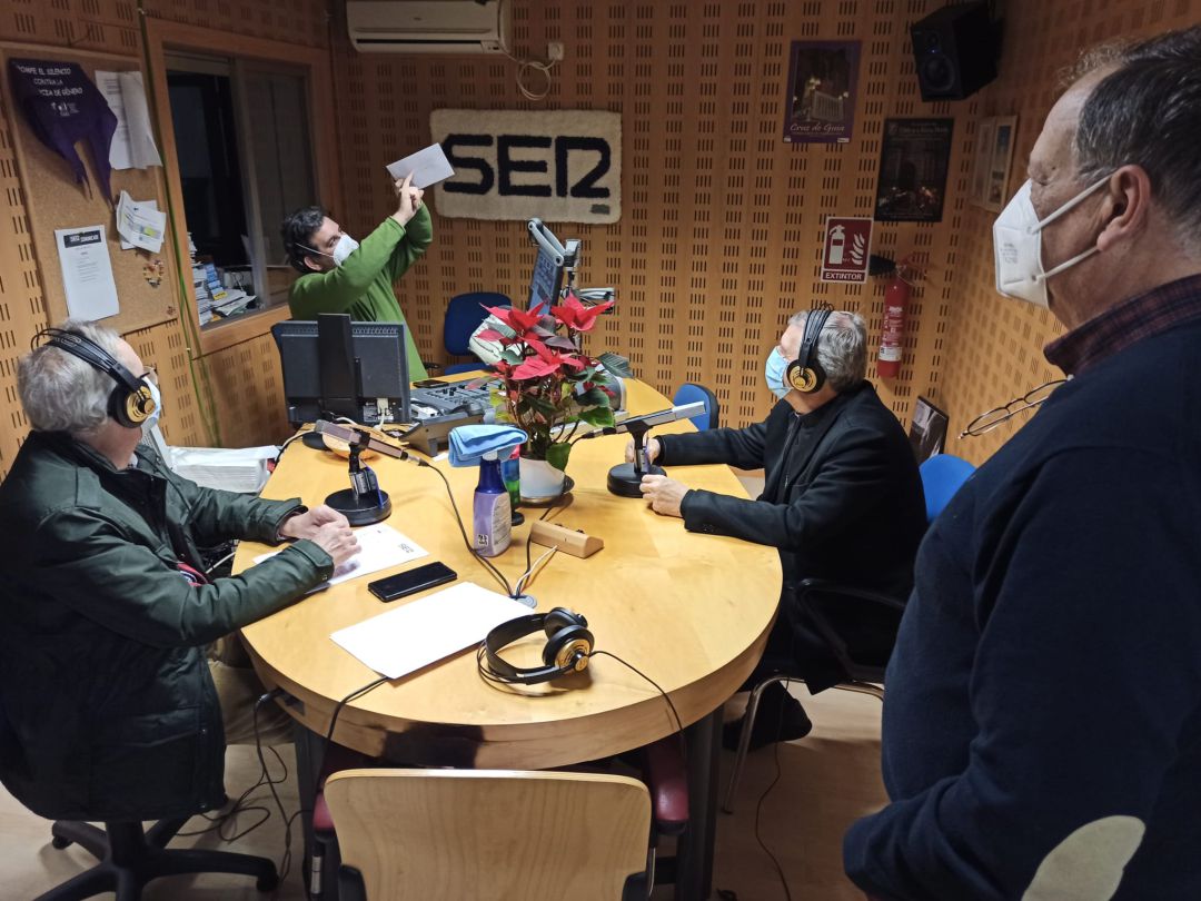 El momento del "sobre" de la XXXI Campaña de Navidad de la Cadena SER Norte de Extremadura El momento del "sobre" de la XXXI Campaña de Navidad de la Cadena SER Norte de Extremadura