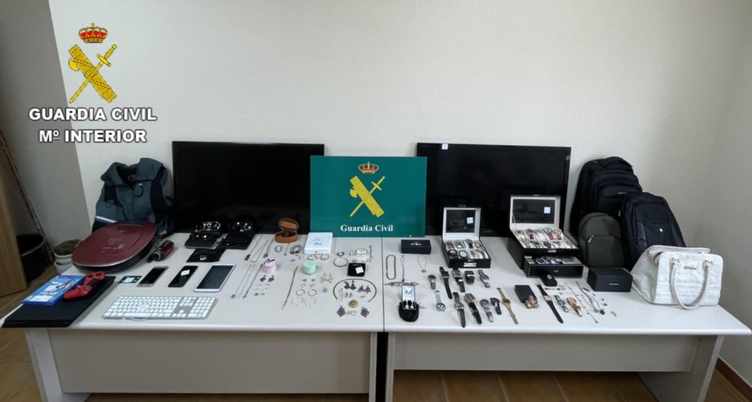 Los detenidos se hacían pasar por operarios de empresas de servicios si eran sorprendidos durante los robos Los detenidos se hacían pasar por operarios de empresas de servicios si eran sorprendidos durante los robos