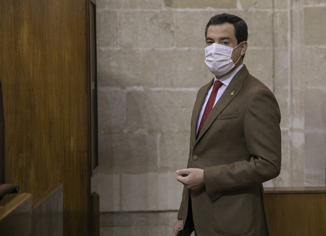 El presidente de la Junta, Juan Manuel Moreno, en el parlamento, durante la última sesión de control al gobierno El presidente de la Junta, Juan Manuel Moreno, en el parlamento, durante la última sesión de control al gobierno
