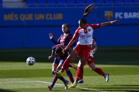 Jenni Hermoso marcando el séptimo gol ante el CD Santa Teresa. Jenni Hermoso marcando el séptimo gol ante el CD Santa Teresa.