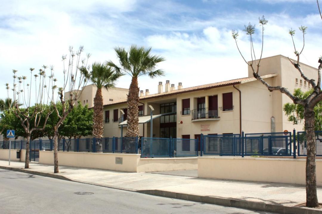 La Residència Municipal de la Tercera Edat d'Almassora será una de los dos primeros centros de la provincia en vacunar a sus residentes La Residència Municipal de la Tercera Edat d'Almassora será una de los dos primeros centros de la provincia en vacunar a sus residentes