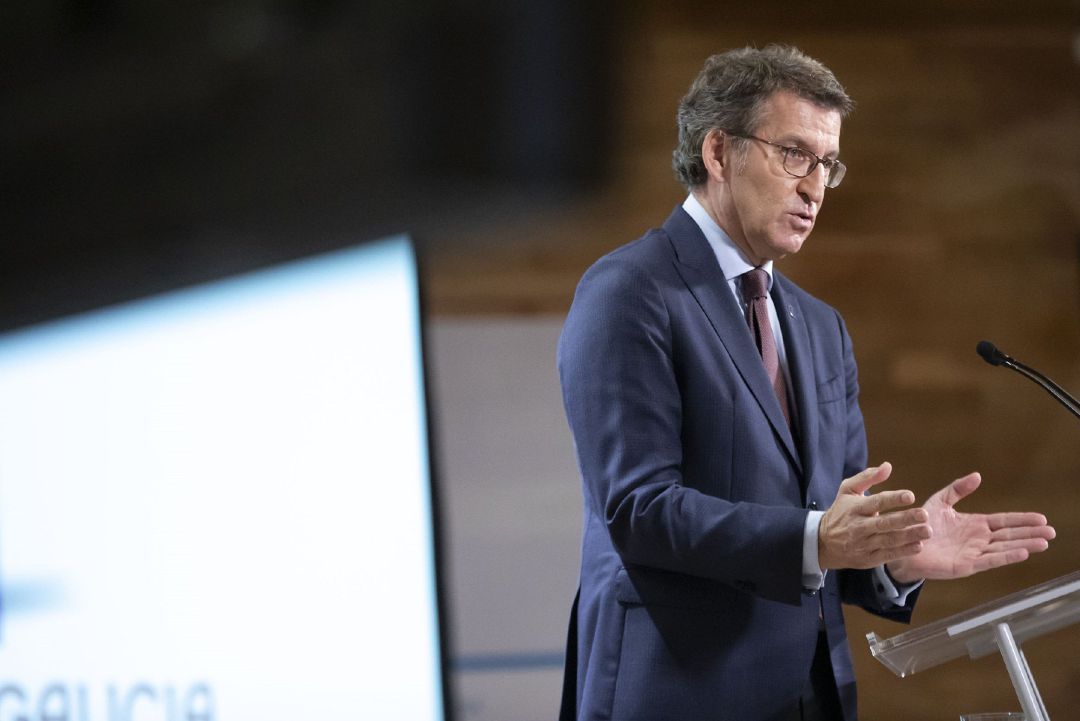 El presidente de la Xunta, Alberto Núñez Feijóo, en la rueda de prensa posterior a la reunión del Consello. El presidente de la Xunta, Alberto Núñez Feijóo, en la rueda de prensa posterior a la reunión del Consello.