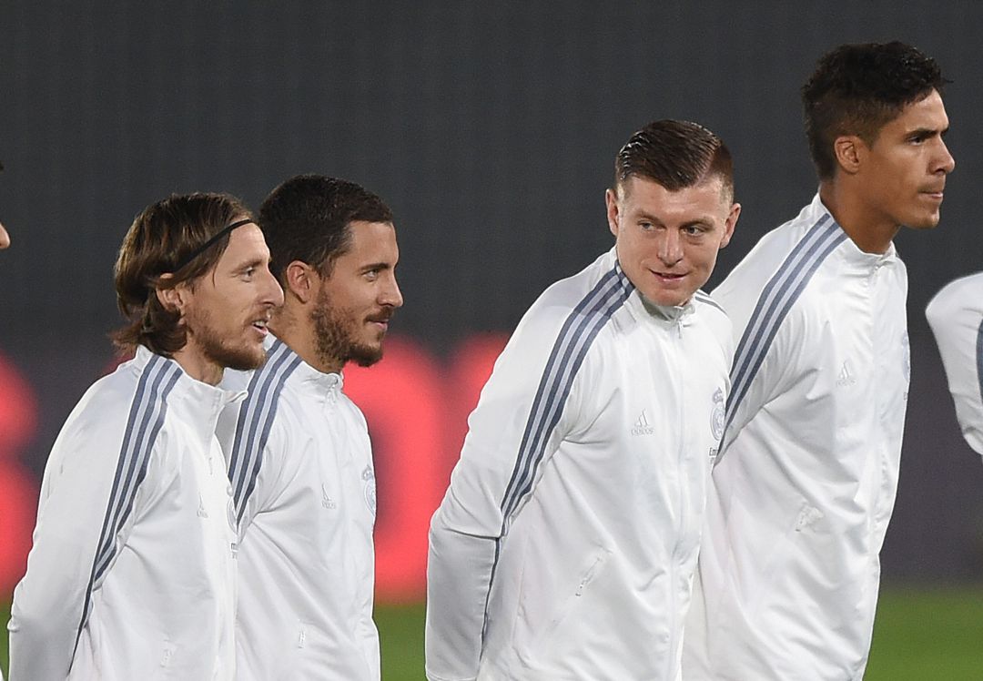 Modric, Hazard, Kroos y Varane, antes de un partido. Modric, Hazard, Kroos y Varane, antes de un partido.