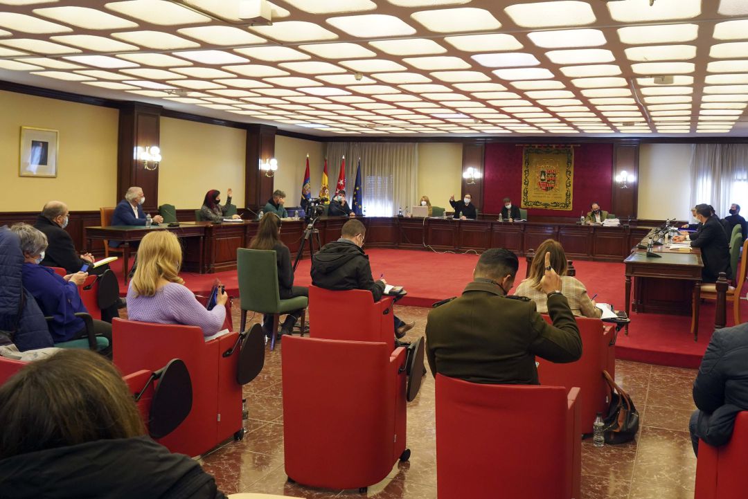 Uno de los momentos del Pleno en el que se aprobaron los Presupuestos para 2021 Uno de los momentos del Pleno en el que se aprobaron los Presupuestos para 2021