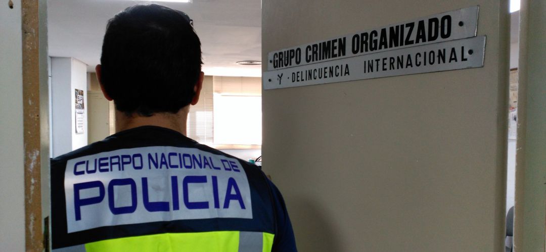El detenido intentó, después de dejar inconsciente a su madre, acabar con su vida agrediéndola con una tijera El detenido intentó, después de dejar inconsciente a su madre, acabar con su vida agrediéndola con una tijera