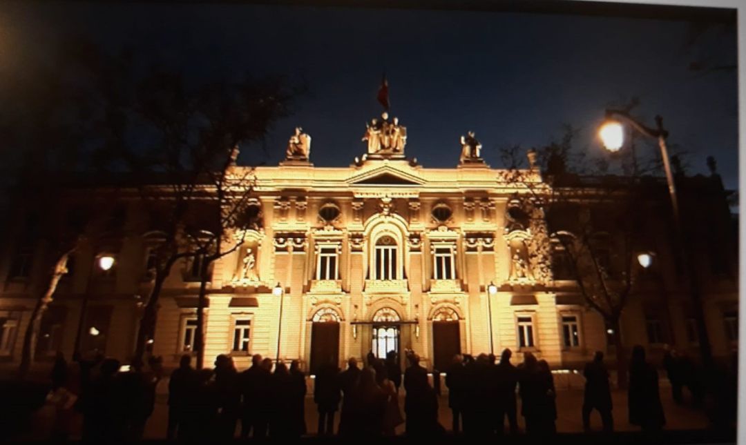 Fachada del Tribunal Supremo iluminada Fachada del Tribunal Supremo iluminada