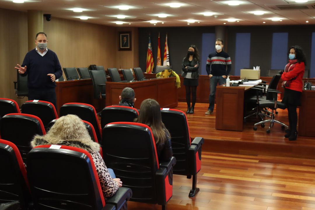 Onda ofrece oportunidades laborales a 58 vecinos a través de programas formativos y escuela taller. Onda ofrece oportunidades laborales a 58 vecinos a través de programas formativos y escuela taller.