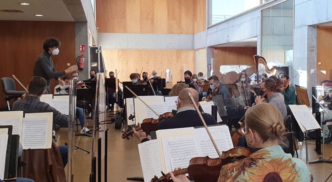 Cristóbal Soler durante los ensayos de la Orquesta Sinfónica de la Región de Murcia (OSRM) Cristóbal Soler durante los ensayos de la Orquesta Sinfónica de la Región de Murcia (OSRM)