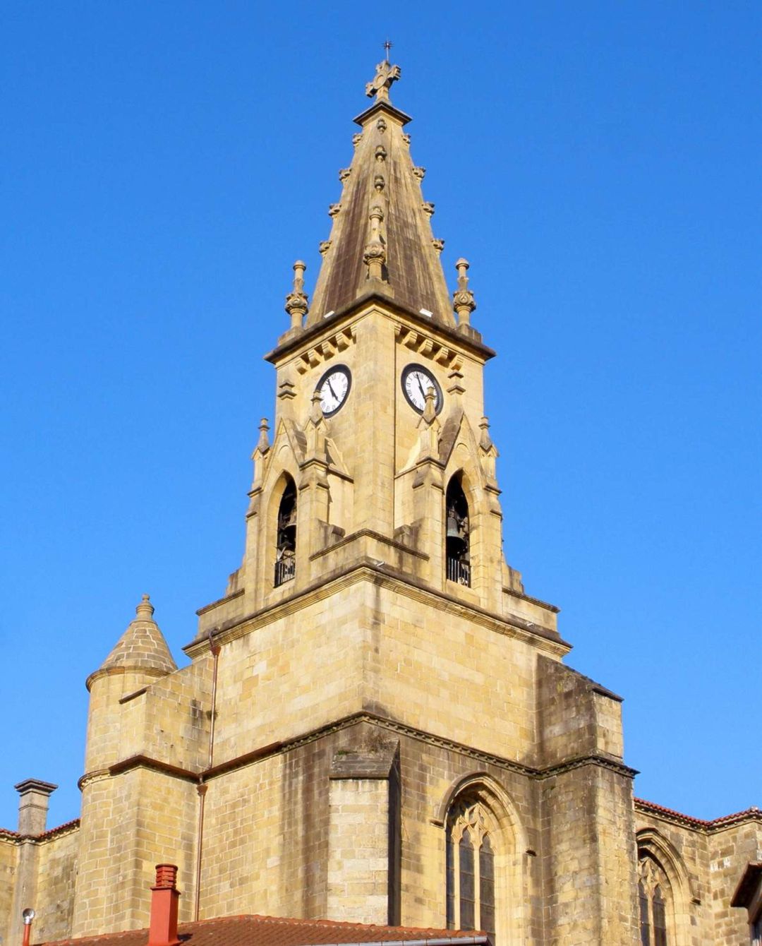 La parroquia Nuestra Señora de la Asunción de Errenteria La parroquia Nuestra Señora de la Asunción de Errenteria