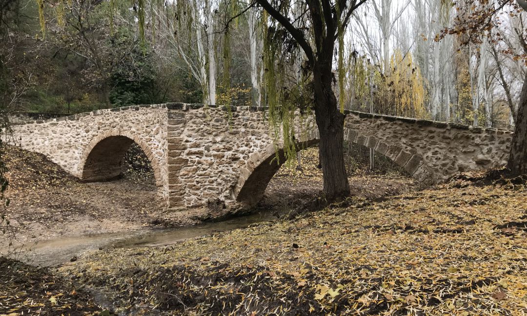 Puente de El Nogueral en Albalate de las Nogueras (Cuenca). Puente de El Nogueral en Albalate de las Nogueras (Cuenca).