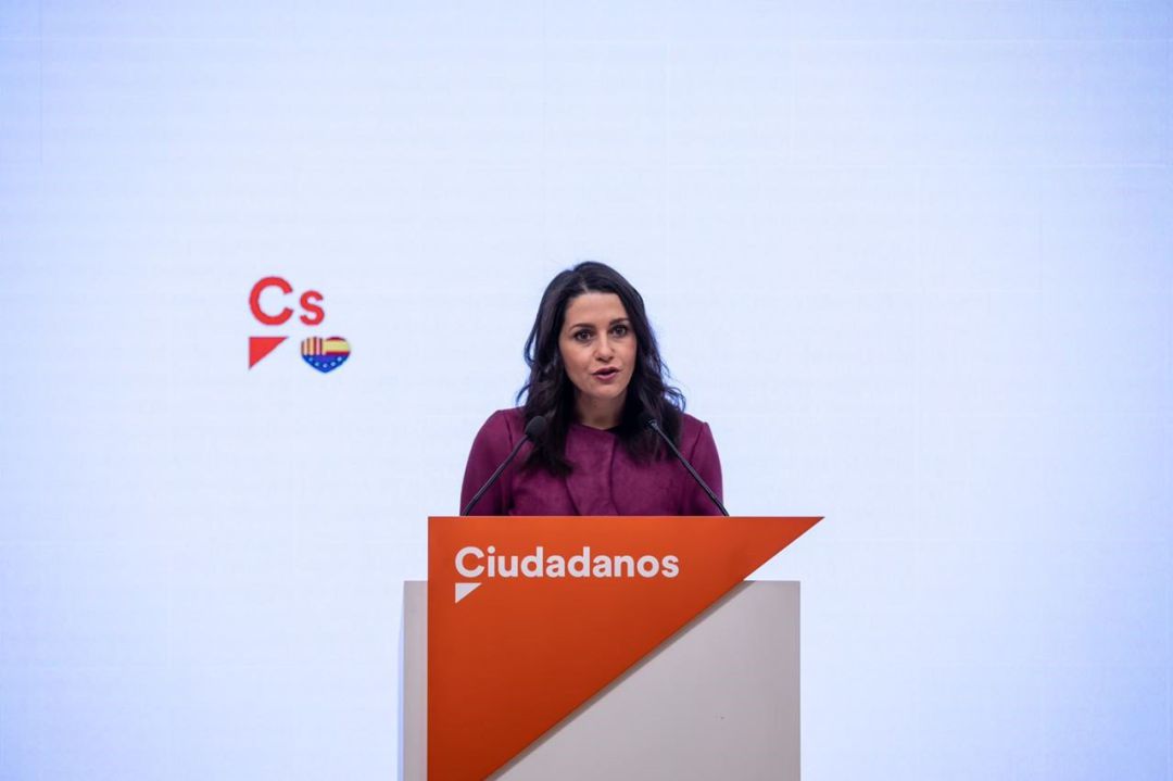 La presidenta de Ciudadanos, Inés Arrimadas, en rueda de prensa en la sede del partido. La presidenta de Ciudadanos, Inés Arrimadas, en rueda de prensa en la sede del partido.
