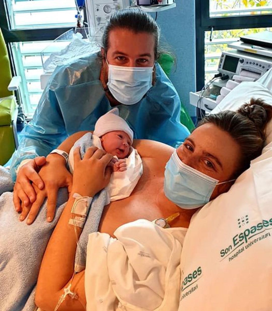 Miquel, primer bebé nacido en los hospitales públicos en Mallorca Miquel, primer bebé nacido en los hospitales públicos en Mallorca